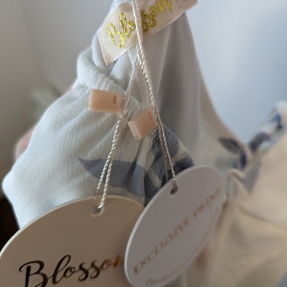 SHOWPO/BLOSSOM Floral Romper Size Small - Picture 2 of 2